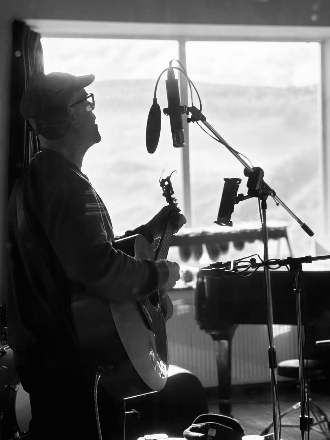 Eddie Shehan singing his wee heart out...